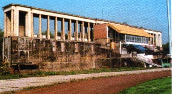 Stadion Wisły Kraków. Remont. Lata 90. XX wieku