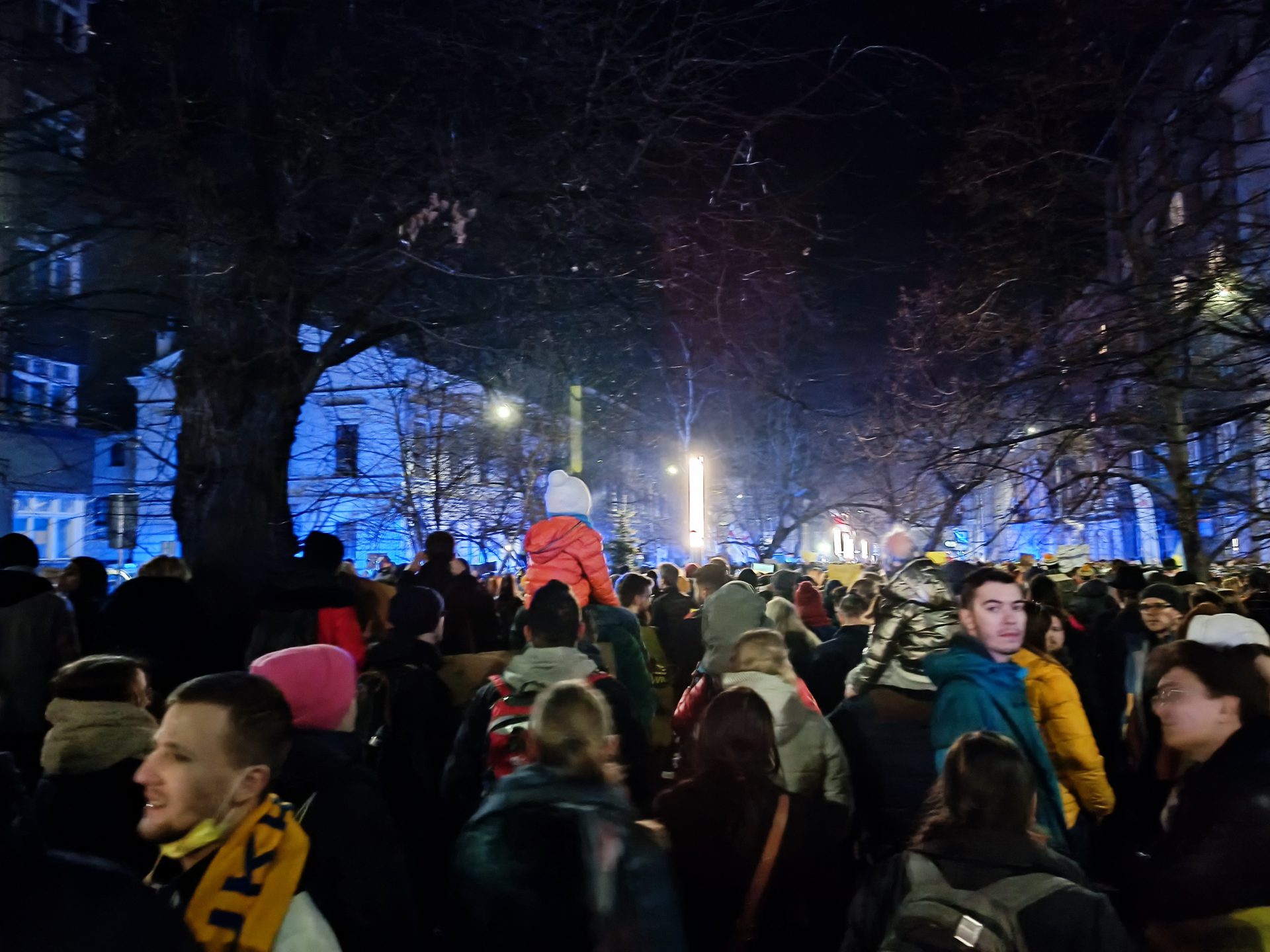 Protest przed konsulatem rosyjskim w Krakowie.