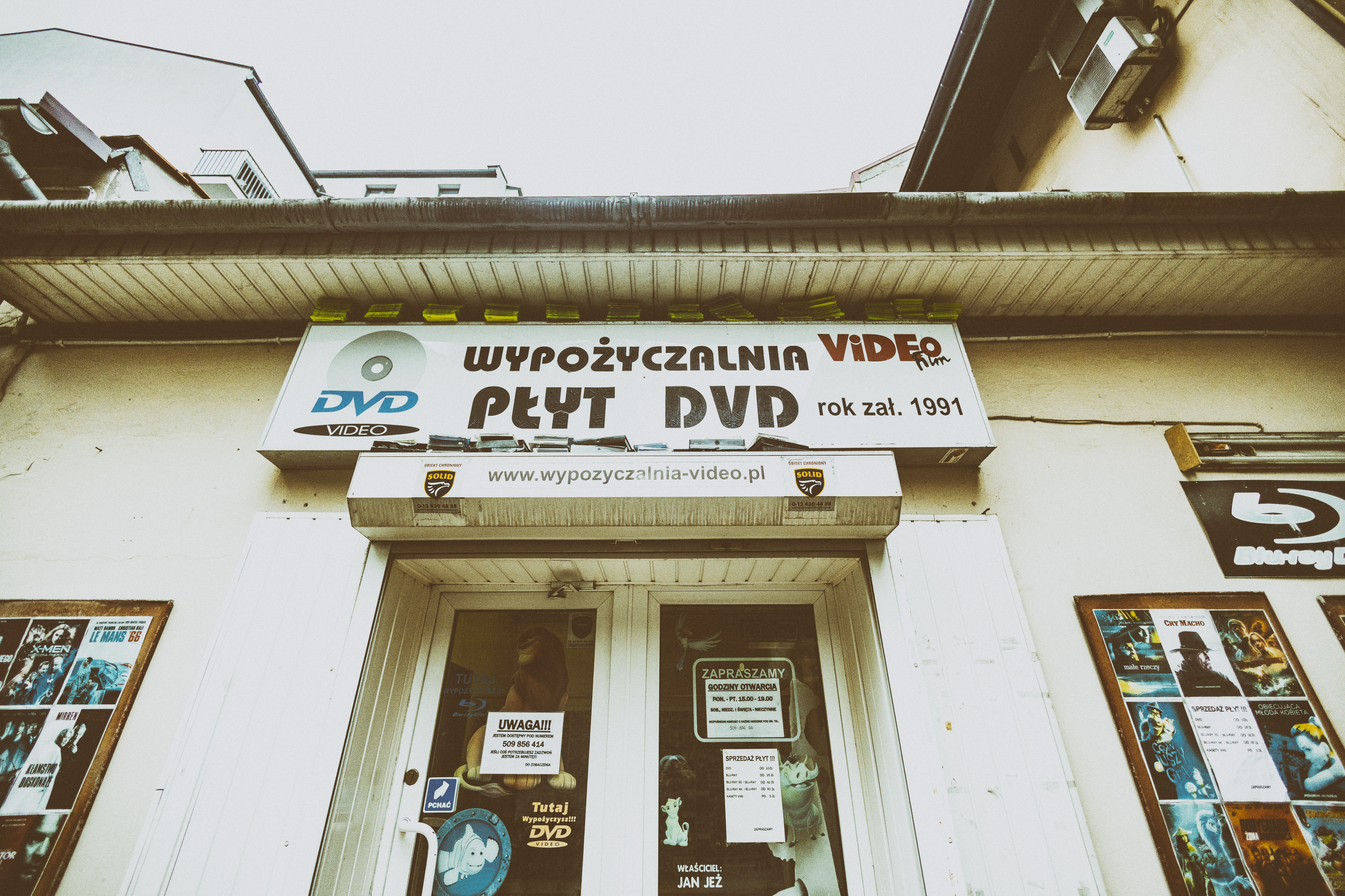 By wyjechać sprzedał malucha. Wrócił z pomysłem na kolejne 33 lata