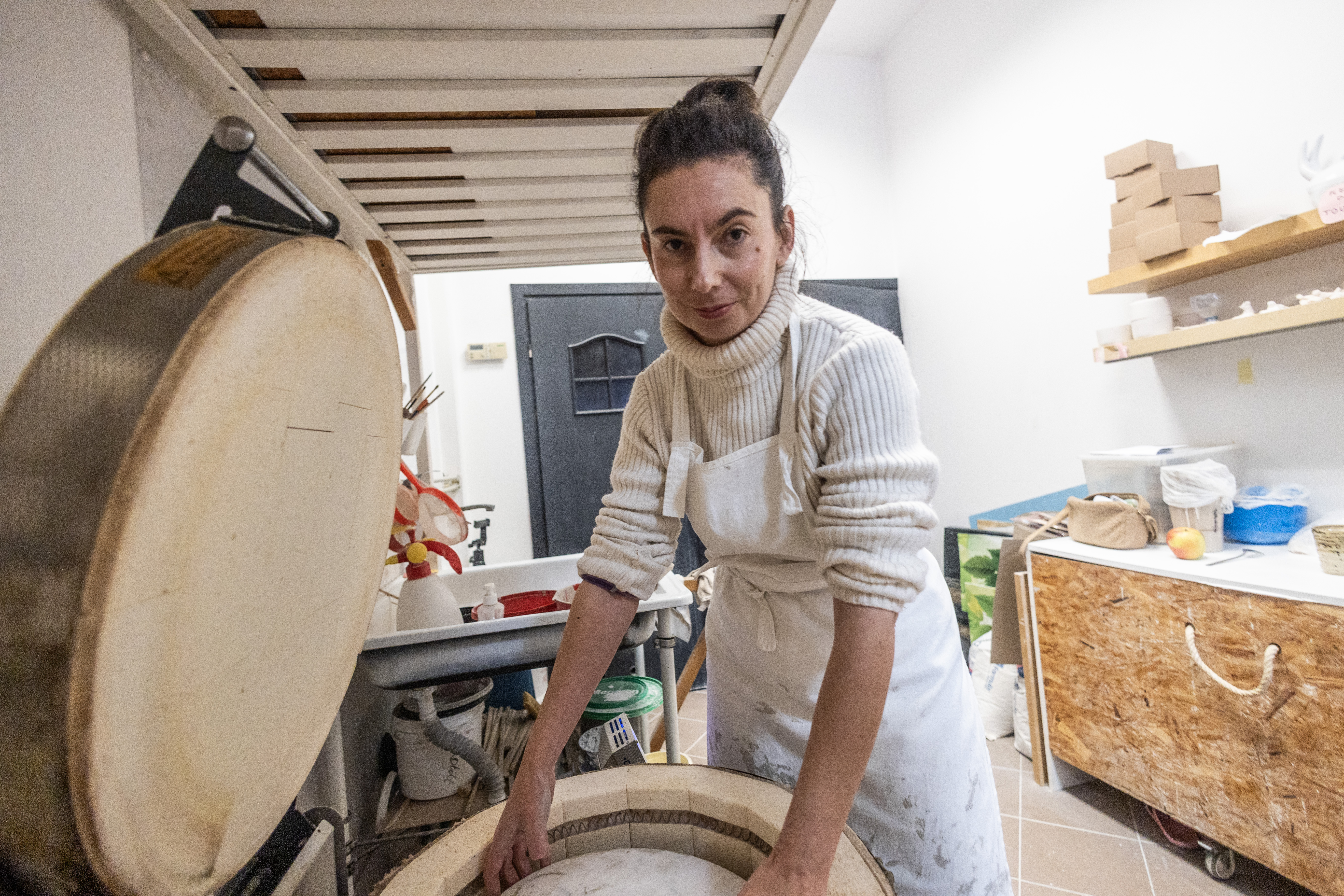 Manufaktura Porcelany. Zrobiła ceramikę dla GoodLood’a, wynajmiesz u niej piec